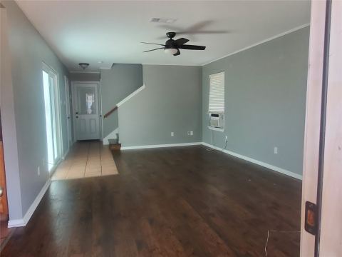 3607 Hamburg Court, Dallas, TX 75215 — photo 2