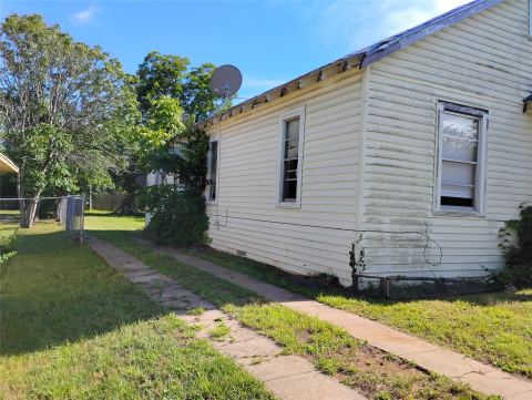 728 W Elm Street, Denison, TX 75020 — photo 2