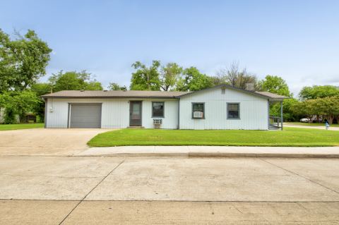 105 E Park Street, Little Elm, TX 75068 — photo 3