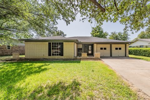 1227 Willowwood Drive, Cleburne
