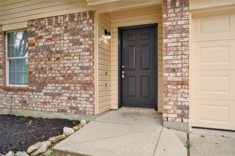829 Santa Rosa Drive, Fort Worth, TX 76052 — photo 2