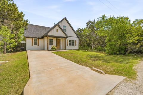 5721 San Jacinto Drive, Granbury, TX 76048 — photo 3