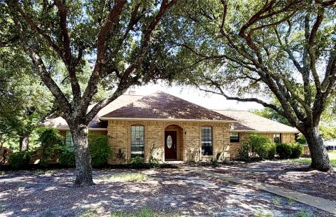 16 Lee Circle, Heath