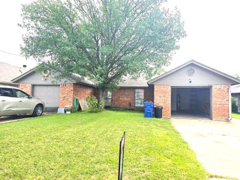 1007 Mitchell Lane, Burleson