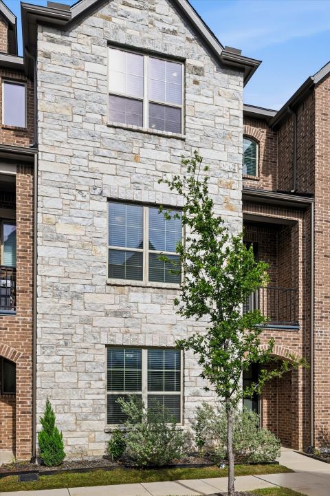 321 Ukiah Street, Lewisville, TX 75056 — photo 2