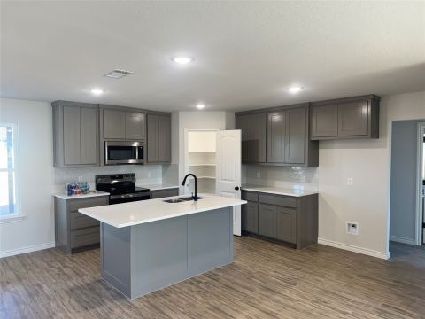 1004 Morgan Court, Springtown, TX 76082 — photo 2