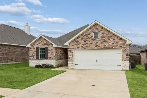 388 N Montague Street, Pilot Point, TX 76258 — photo 3