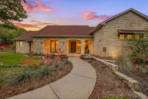 6436 Valley Creek, Pilot Point
