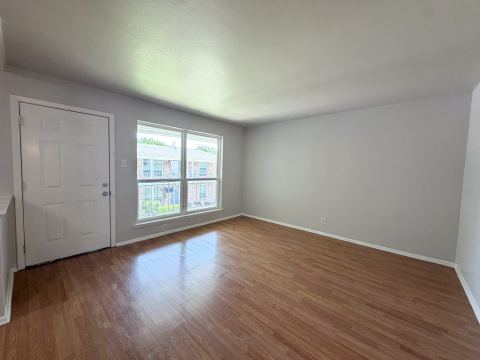 518 N Rogers Street 202, Waxahachie, TX 75165 — photo 2