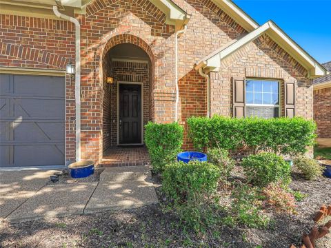1605 Falconet Court, Carrollton, TX 75010 — photo 2