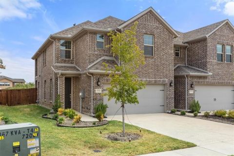 593 Hutchinson Lane, Lewisville, TX 75077 — photo 2