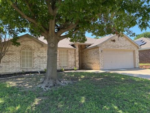 557 Marybeth Drive, Burleson