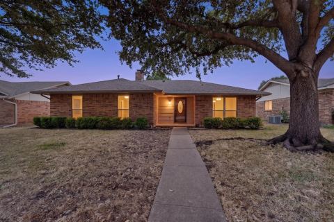 2009 Glencrest Lane, Garland