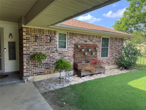 1204 Chester Street, Cleburne, TX 76033 — photo 2