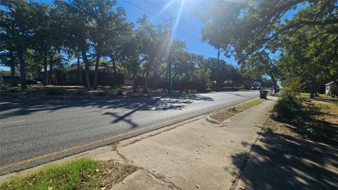 2621 N Locust Street, Denton, TX 76209 — photo 3