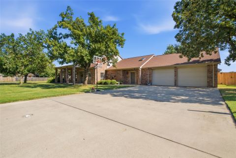 800 Cottonwood Court, Stephenville, TX 76401 — photo 2