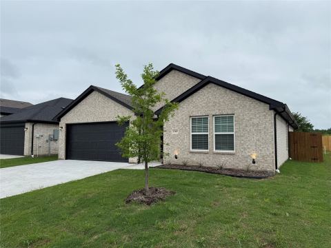 1305 Brad Kellar Drive, Greenville, TX 75402 — photo 3