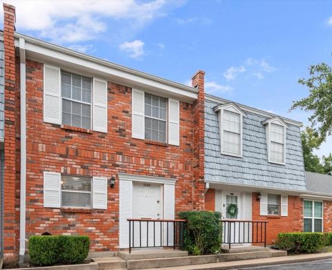 1095 Roaring Springs Road, Fort Worth