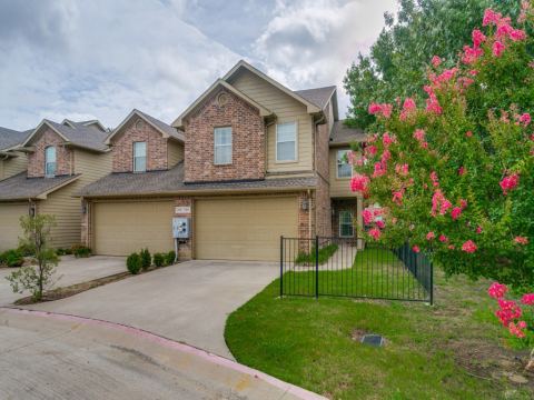 1947 Sherburne Street, Lewisville, TX 75067 — photo 2