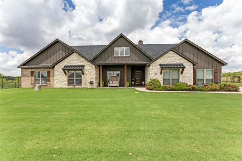 2015 Veal Circle, Weatherford