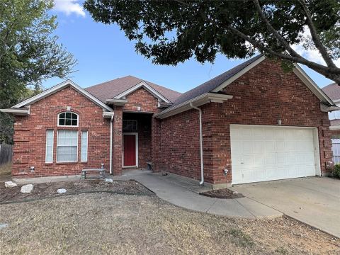 6415 Redstone Drive, Arlington, TX 76001 — photo 2