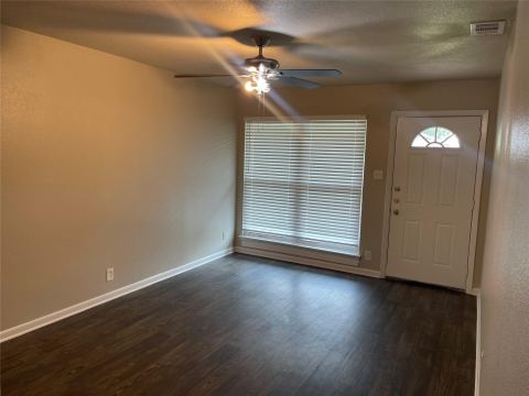618 Rolling Ridge Drive, Lewisville, TX 75067 — photo 2