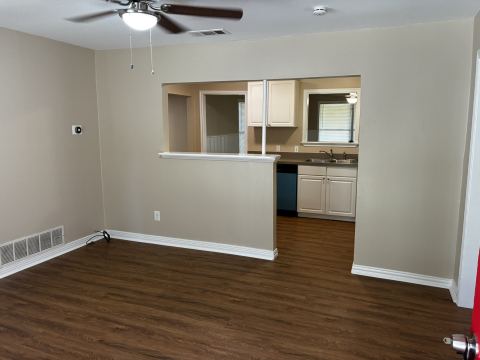319 E Holley Street, Mesquite, TX 75149 — photo 2