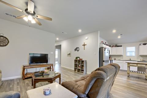 420 Jameson Street, Springtown, TX 76082 — photo 3