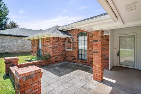 7508 Jamie Renee Lane, North Richland Hills, TX 76182 — photo 2