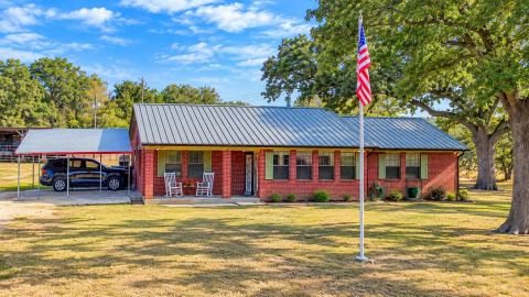 14082 County Road 3140, Kerens