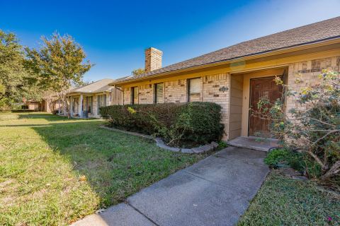 1802 Westgate Drive, Terrell, TX 75160 — photo 2
