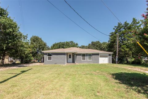 304 Jack Grace Hill Road, Bowie, TX 76230 — photo 3