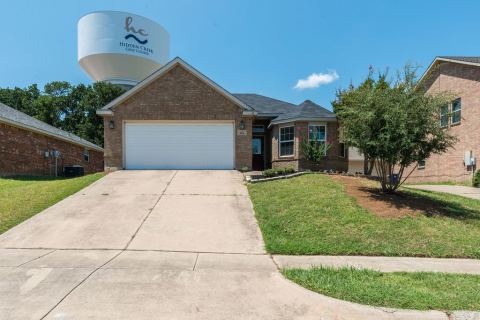 912 Hidden Oaks Drive, Burleson, TX 76028 — photo 3