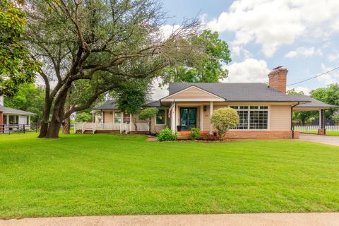 203 E Umphress Street, Van Alstyne