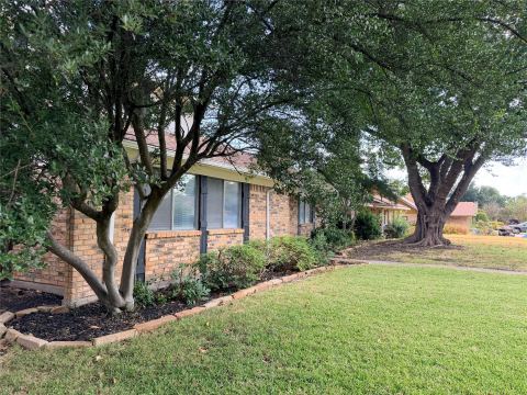 3837 Shadycreek Drive, Garland, TX 75042 — photo 2