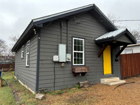 401 E Freeman Street, Ennis