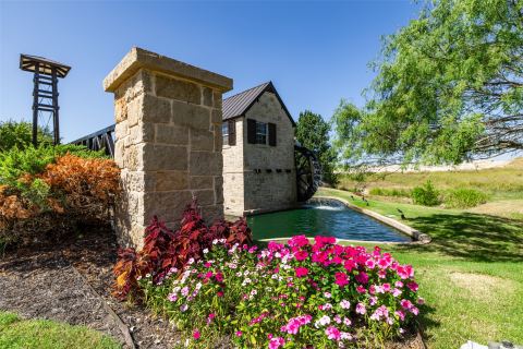 2413 Willowbend Drive, Gunter, TX 75058 — photo 2