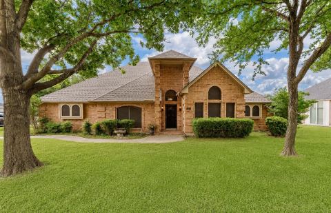 413 Lincoln Oaks Drive, Burleson, TX 76028 — photo 2