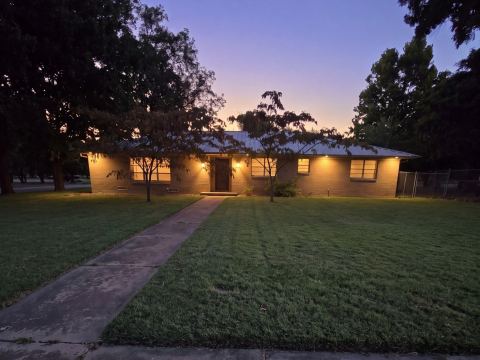 203 HILL Street, Farmersville, TX 75442 — photo 2