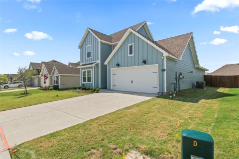 755 Amelia Court, Pilot Point, TX 76258 — photo 2