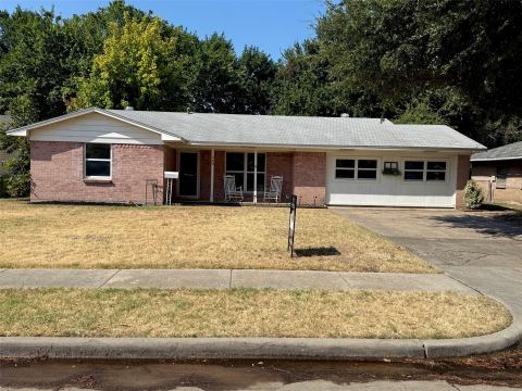 349 Rivercrest Drive, Lewisville, TX 75067 — photo 2
