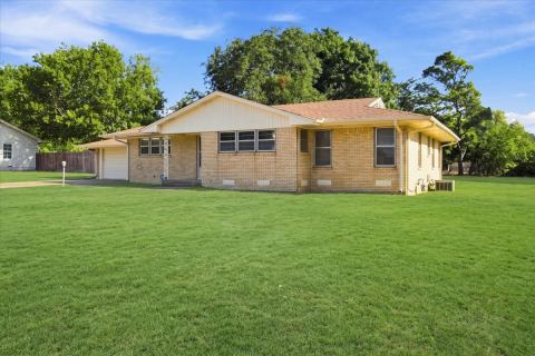 1713 E Mildred Street, Sherman, TX 75090 — photo 2