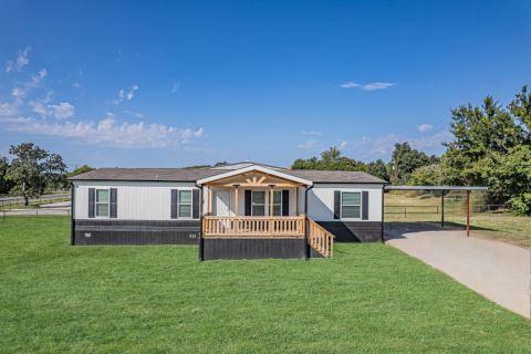 105 Beaver Creek Drive, Azle, TX 76020 — photo 3