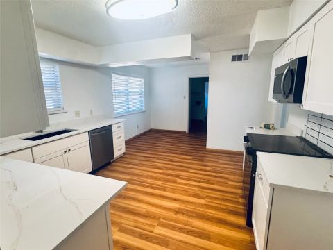 1912 Winewood Lane, Arlington, TX 76013 — photo 2