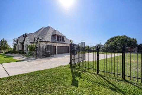 1501 Willow Tree Drive, Fort Worth, TX 76052 — photo 3