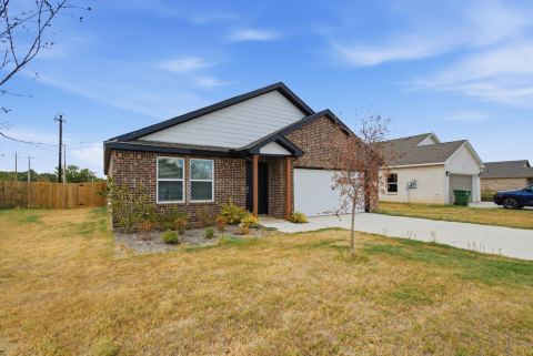 417 Jameson Street, Springtown, TX 76082 — photo 2