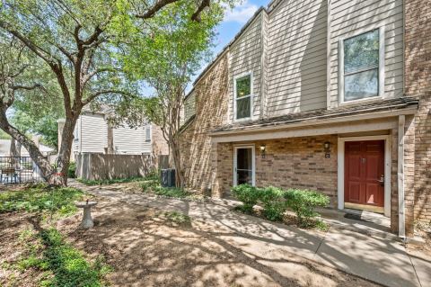 1100 Brighton Drive D, Arlington, TX 76012 — photo 2