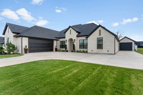 2156 Middlewood Circle, Granbury, TX 76049 — photo 3