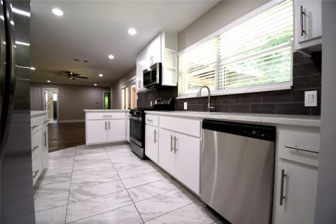 1015 Mitchell Road, Irving, TX 75060 — photo 3