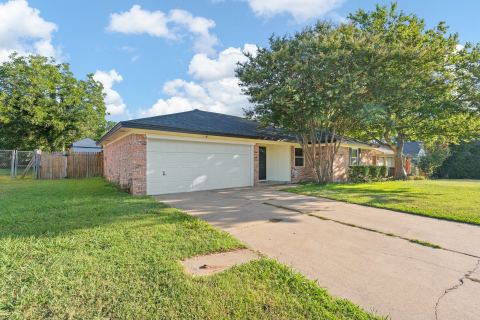 1206 Hemphill Drive, Cleburne, TX 76033 — photo 2